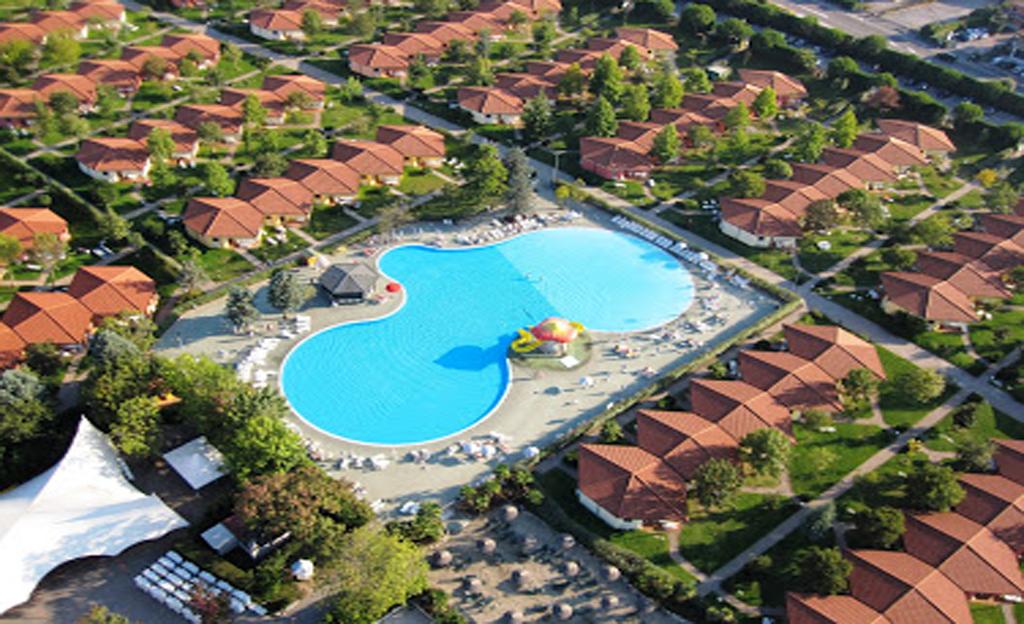 Camping Bella Italia Peschiera del Garda Exterior foto