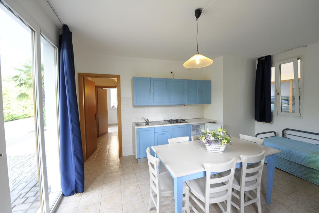 Camping Bella Italia Peschiera del Garda Zimmer foto