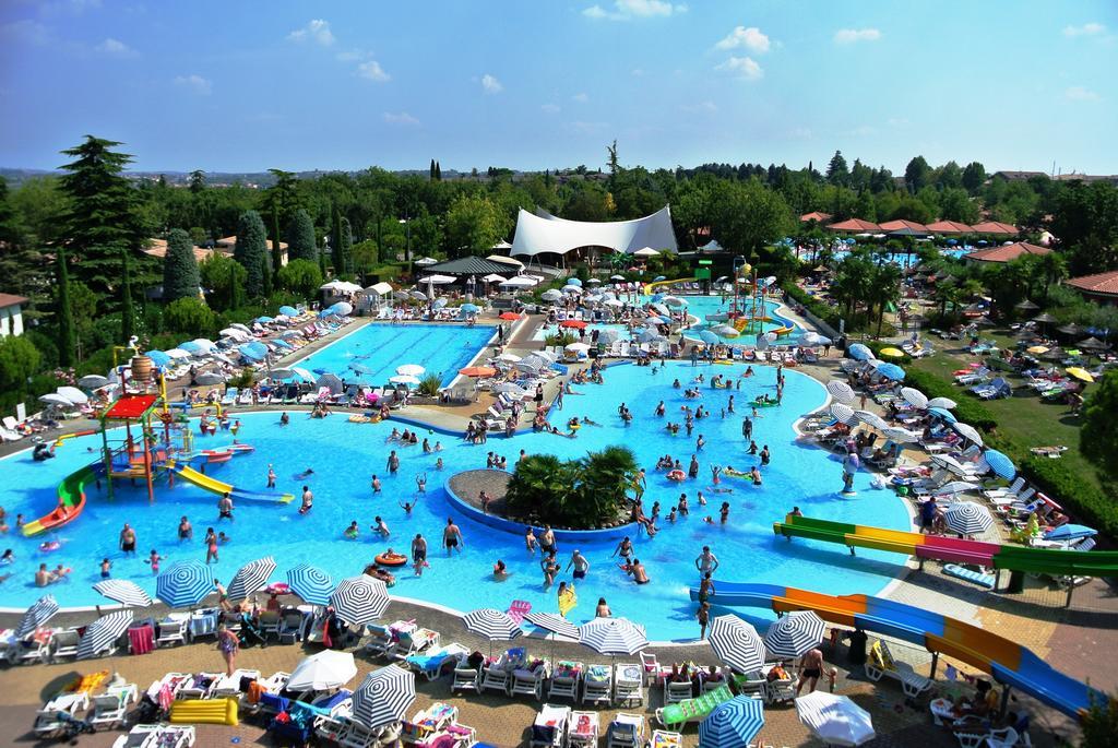 Camping Bella Italia Peschiera del Garda Exterior foto