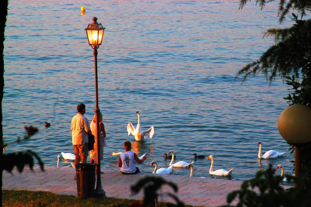 Camping Bella Italia Peschiera del Garda Exterior foto
