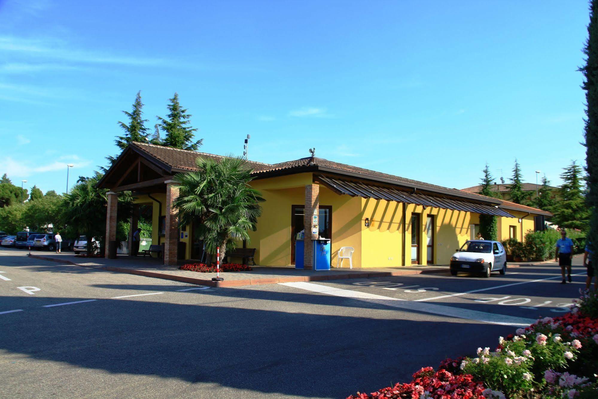Camping Bella Italia Peschiera del Garda Exterior foto