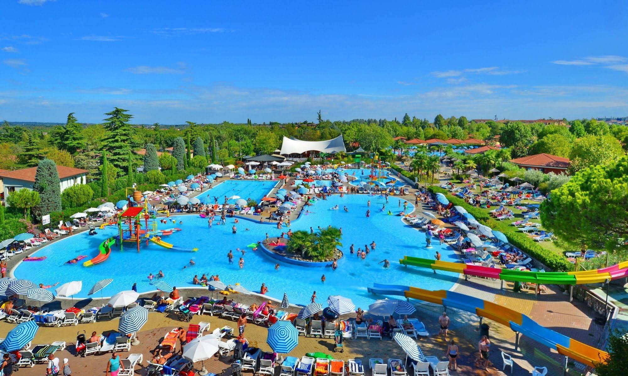 Camping Bella Italia Peschiera del Garda Exterior foto
