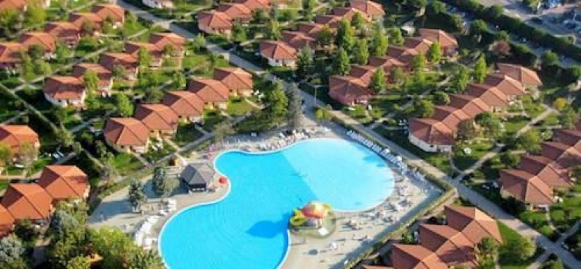 Camping Bella Italia Peschiera del Garda Exterior foto